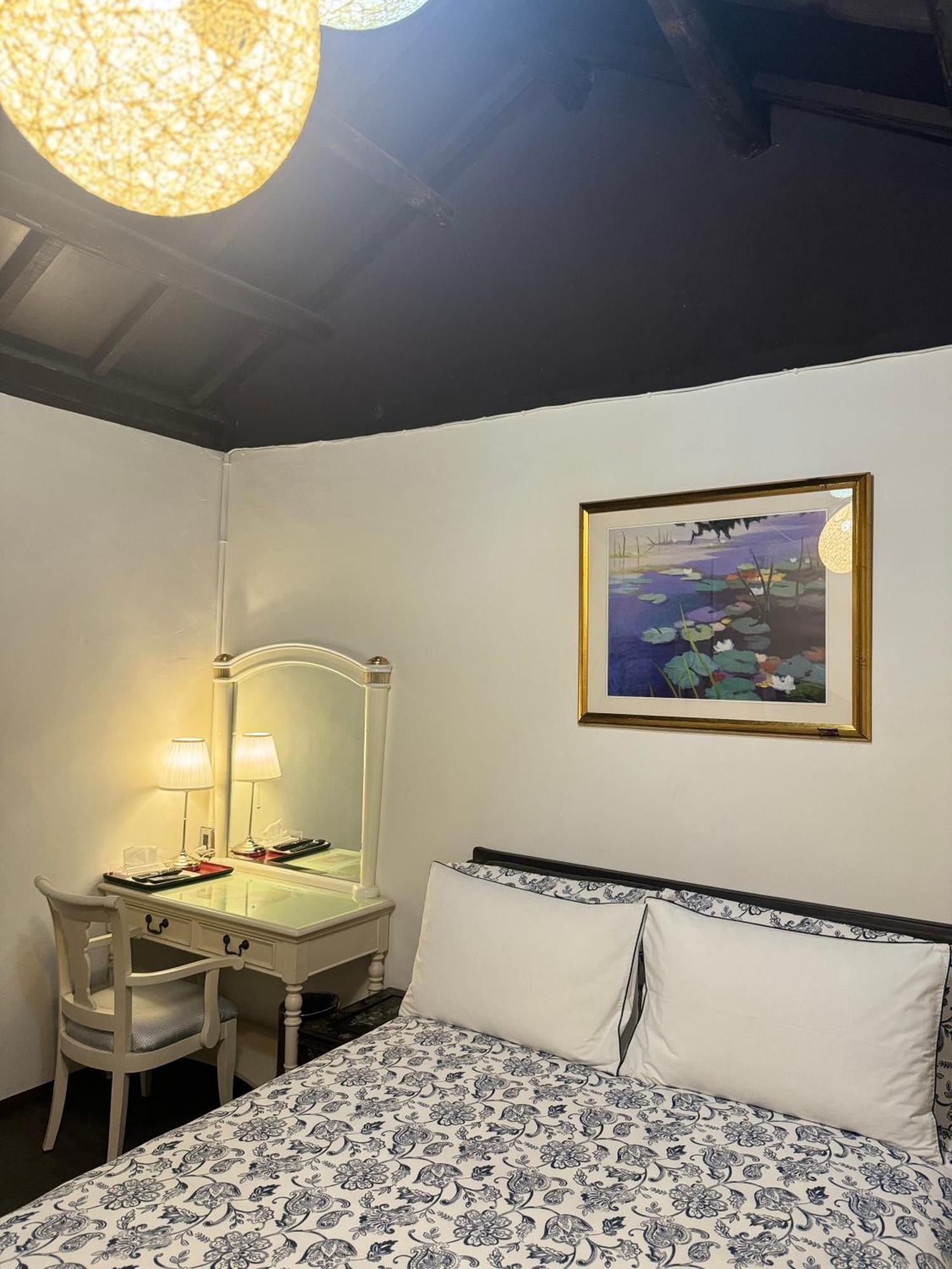 Naval Bureaucracy Apartment Каосюн Екстериор снимка